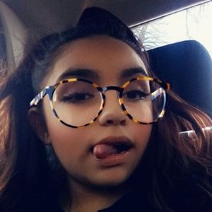 Meet your Posher, Daneka